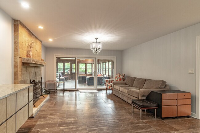 Building Photo - 31 Fox Trail