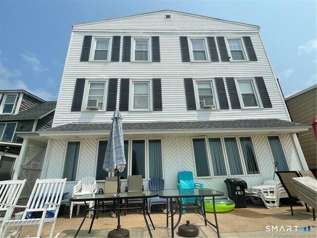 Building Photo - 39 Pepperidge Ave