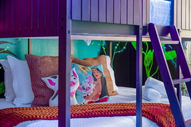 Building Photo - 8928 Cuban Palm Rd