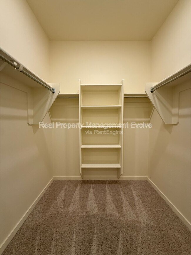 Building Photo - 12538 W Orangewood Ave