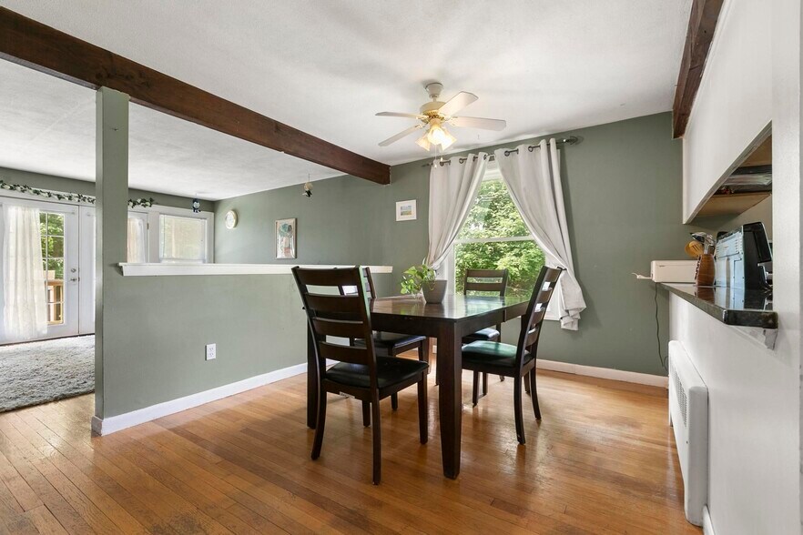 Building Photo - 5 Robinlea Cir