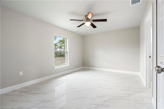 Building Photo - 1076 Gunby Ave S