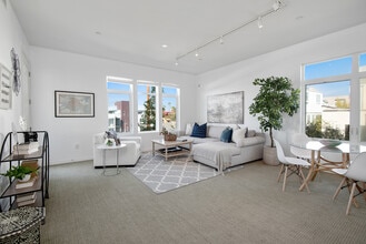 Building Photo - 4050 Glencoe Ave