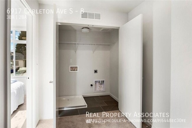 Building Photo - 6917 Carleton Ave S