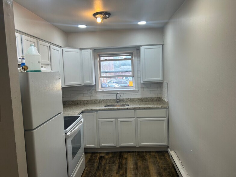 Building Photo - 207 Manatawny St