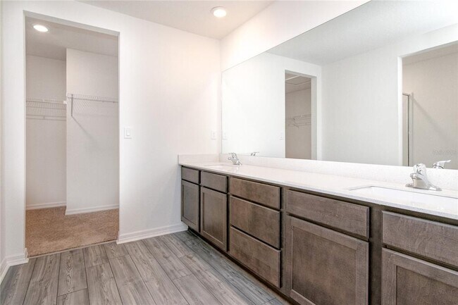Building Photo - 1569 Wynford Cir