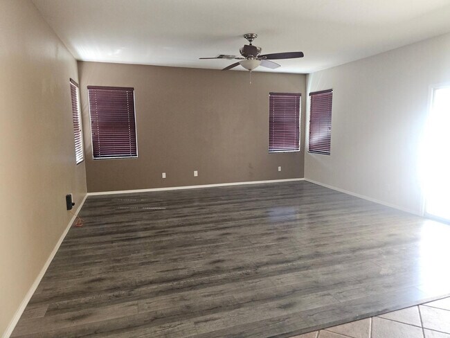 Building Photo - 18515 W Caribbean Ln