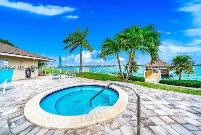 Building Photo - 51 N Lakeshore Dr