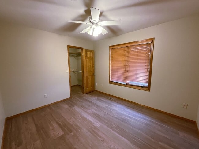 Building Photo - LEASING