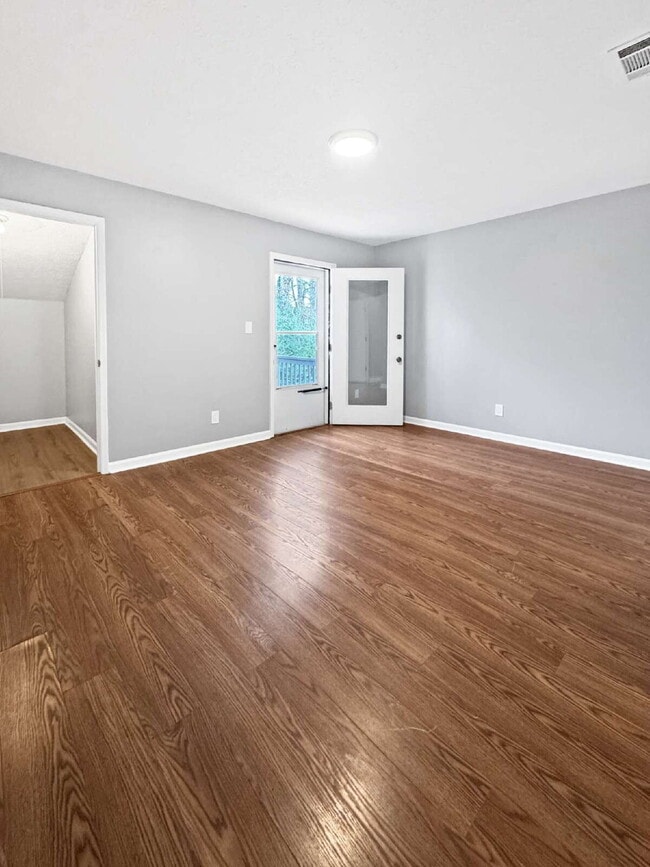 Building Photo - Recently Renovated Condo in Lake Lanier Community