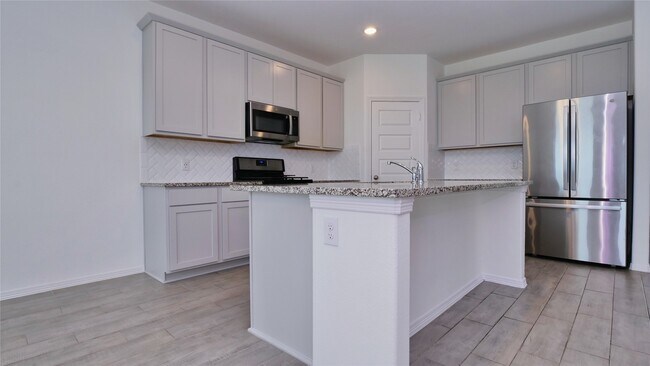 Building Photo - 5735 Aurora Grns Ln