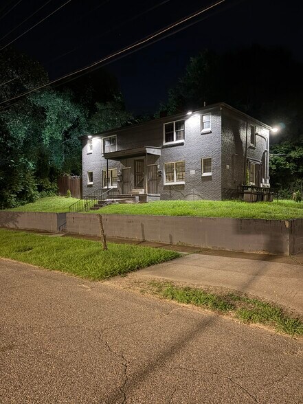 Building Photo - 574 N 4th St