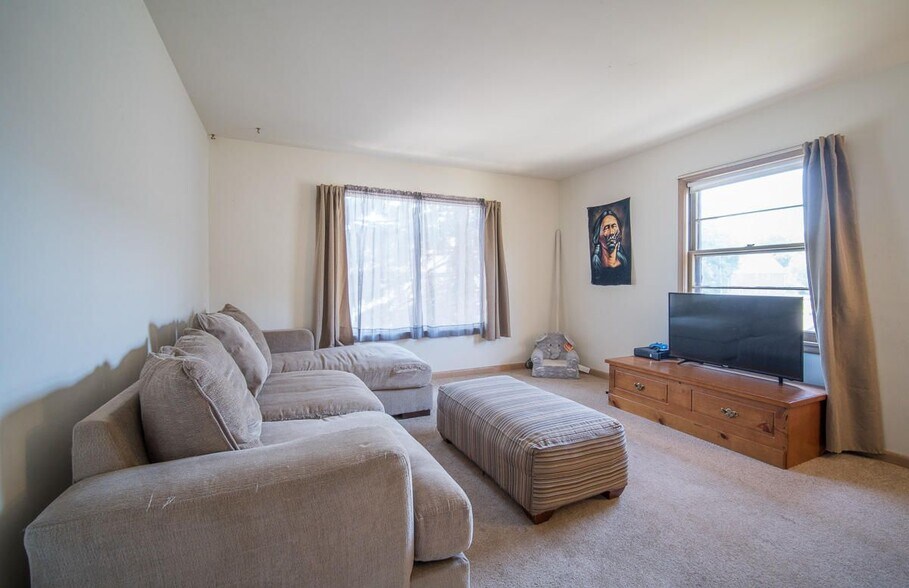 Building Photo - 7936 W Becher St