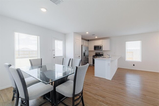 Building Photo - 3110 Spanish Oak Ln