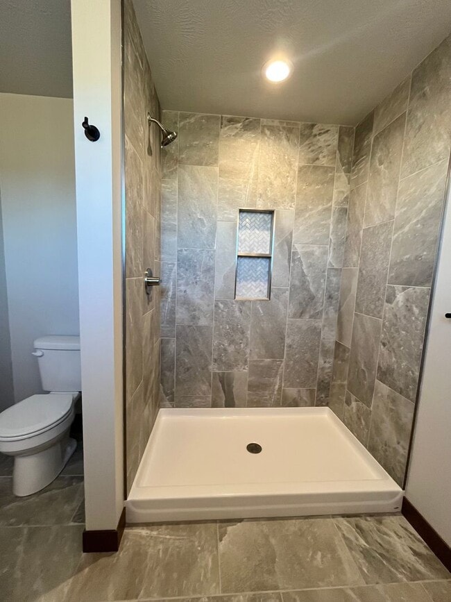 Building Photo - Newly Constructed 3 Bed/2.5 Bath Townhome in Aspen Ridge!