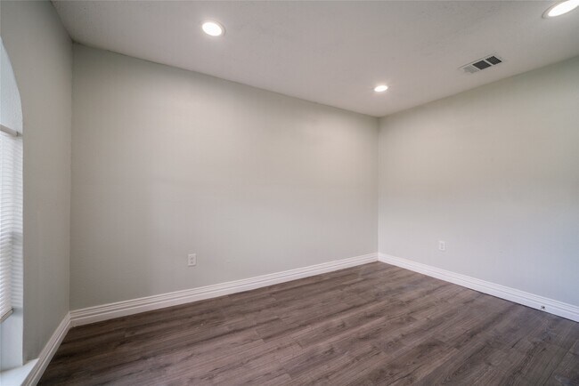 Building Photo - 7115 Shady Moss Ln