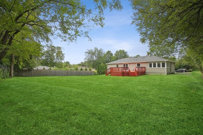 Building Photo - 34 Lewis Dr