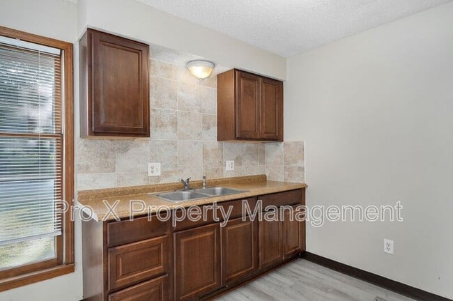 Building Photo - 753 S Campbell