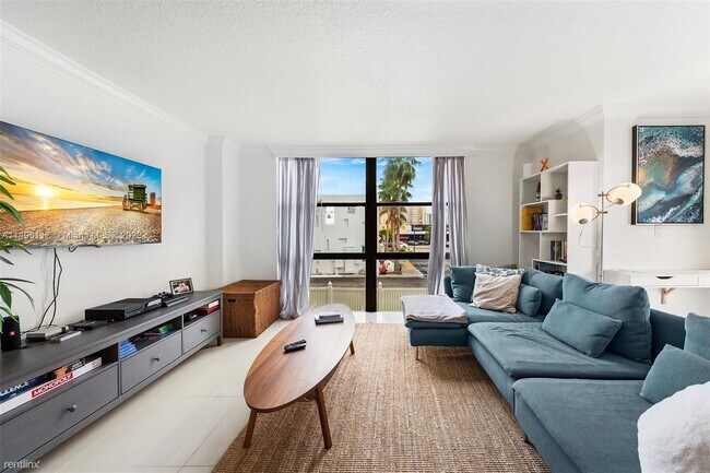 Building Photo - 3 br, 2 bath House - 3031 N Ocean Blvd Apt...