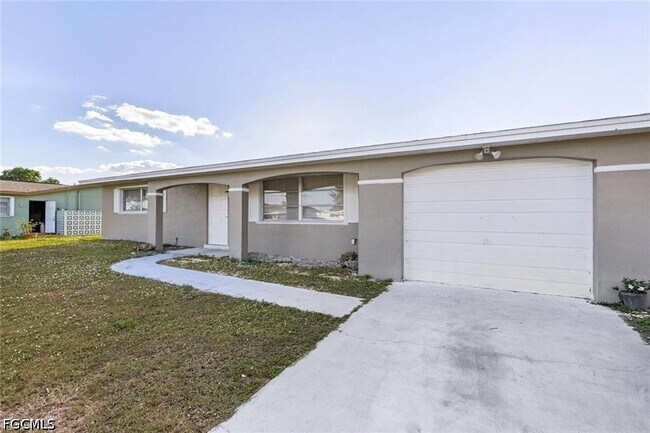 Building Photo - 211 S Lake Dr