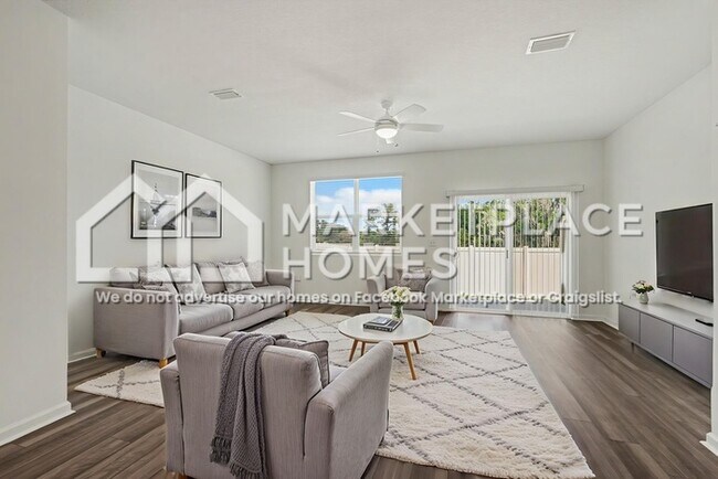 Building Photo - 11910 Sylvia St