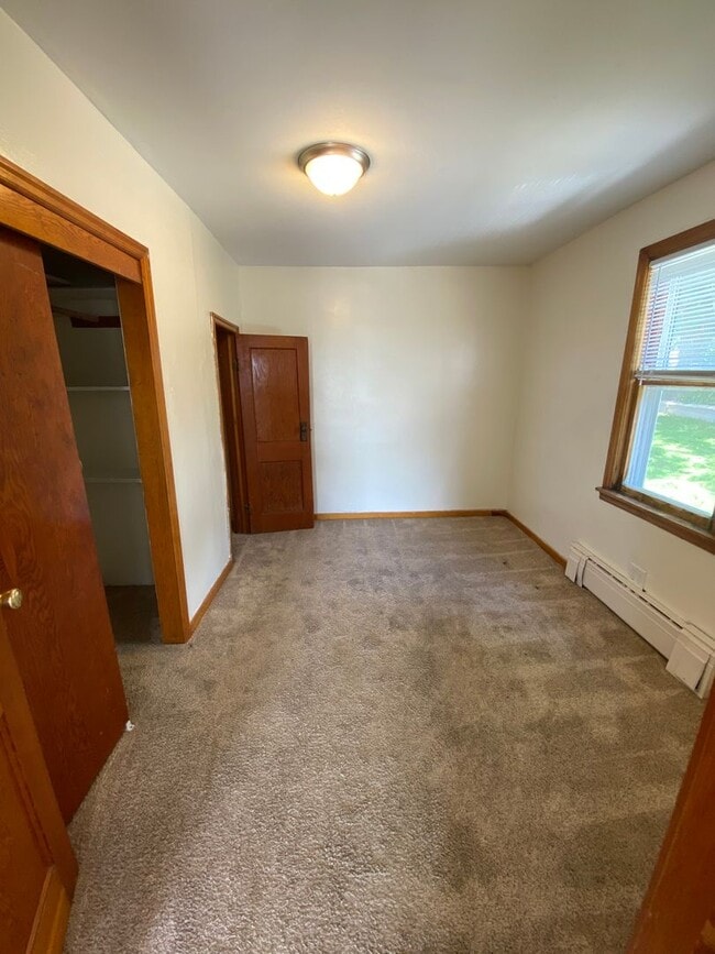 Building Photo - 106 8th St NW