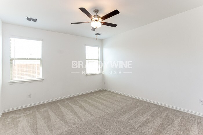 Building Photo - 341 Wentworth Dr