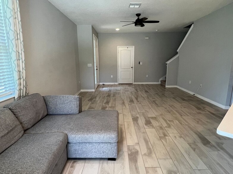 Building Photo - 321 Evertree Loop