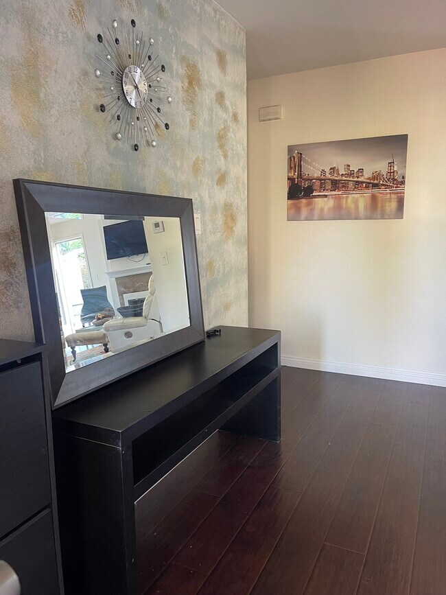 Building Photo - 14680 Penasquitos Dr