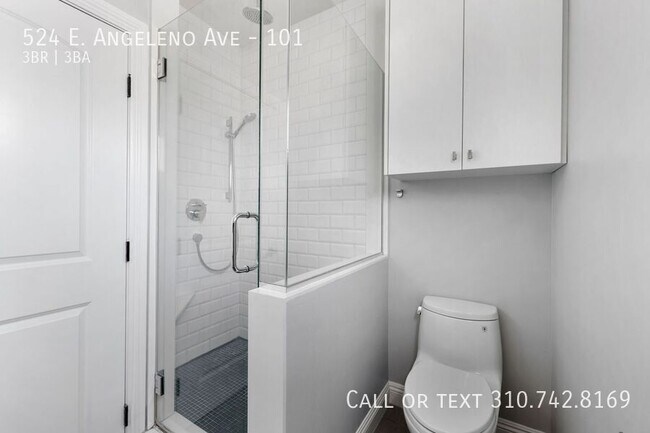Building Photo - 524 E Angeleno Ave