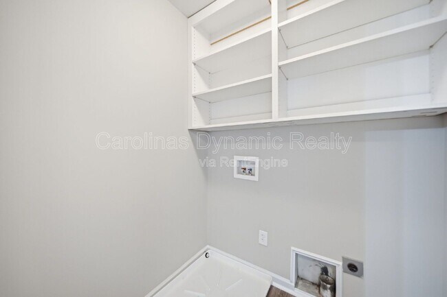 Building Photo - 514 Turning Leaf Way