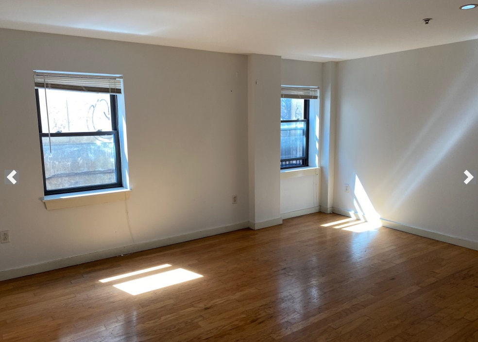 Building Photo - 476 Commonwealth Ave