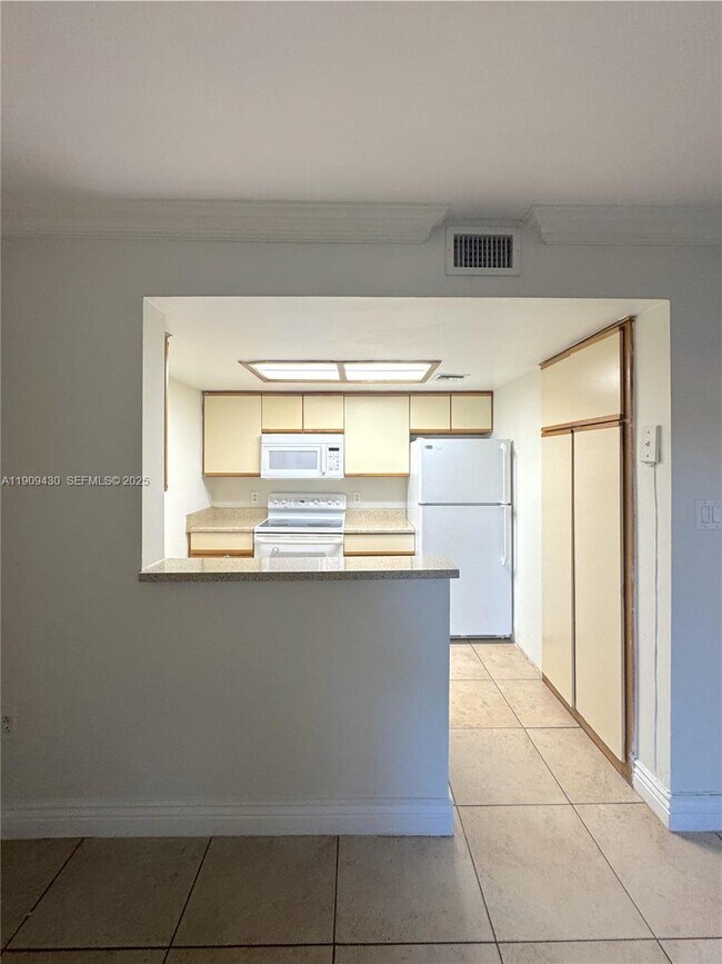 Building Photo - 3215 Coral Lake Dr