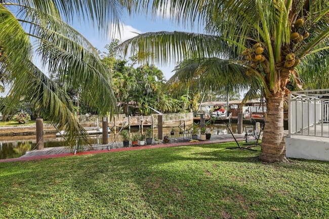 Building Photo - 4540 SW 28th Terrace