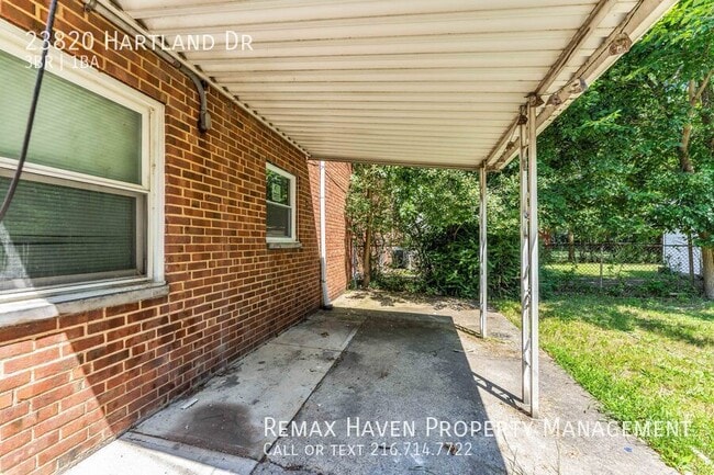 Building Photo - 23820 Hartland Rd