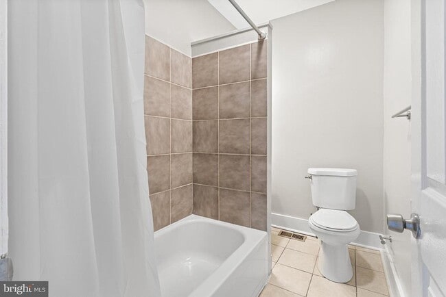 Building Photo - 544 N Allison St