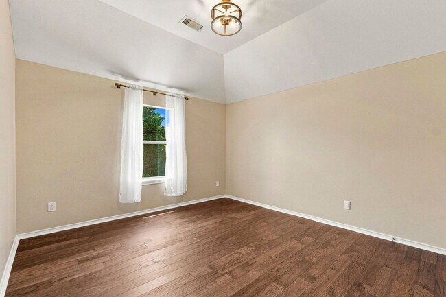 Building Photo - 5526 Walnut Glen Ln