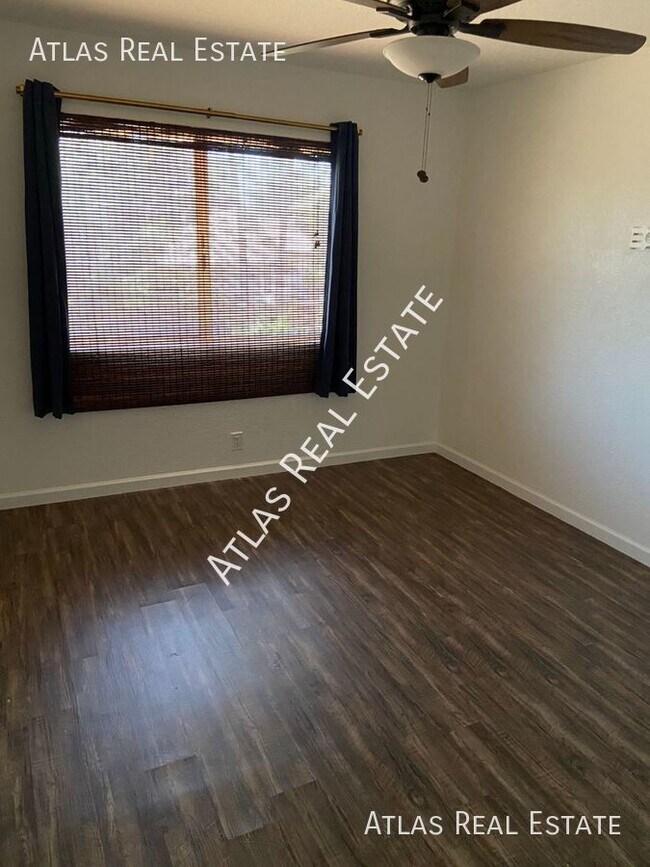Building Photo - 2363 W Hemlock Court