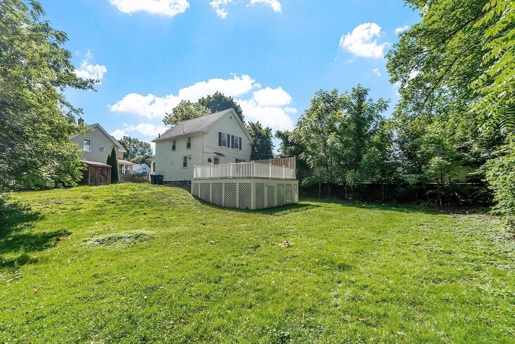 Building Photo - 9 Maple Ct
