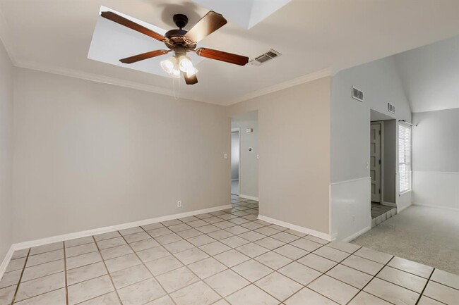 Building Photo - 11 Casa Verde St