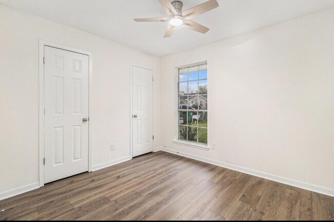 Building Photo - 1510 Tarberry Rd