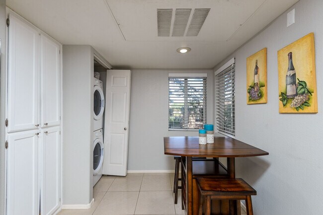 Building Photo - 9775 N 94th Pl