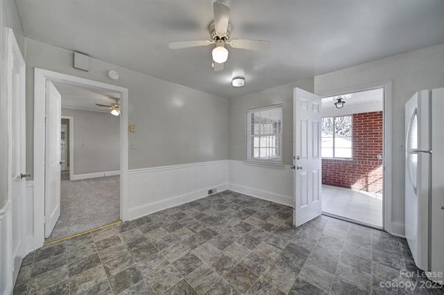 Building Photo - 3033 Pleasant Plains Rd