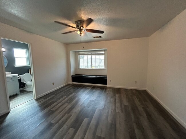 Building Photo - 3086 Beverly Ct