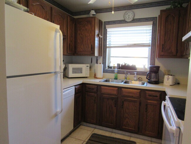Building Photo - 55+ Vista St. Lucie Community!
