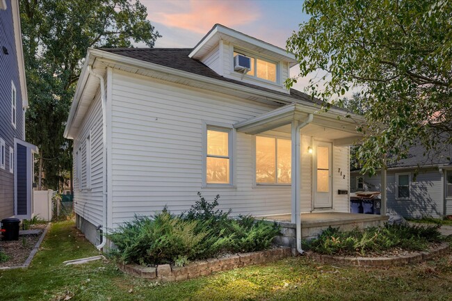 Primary Photo - 712 Golf Ave