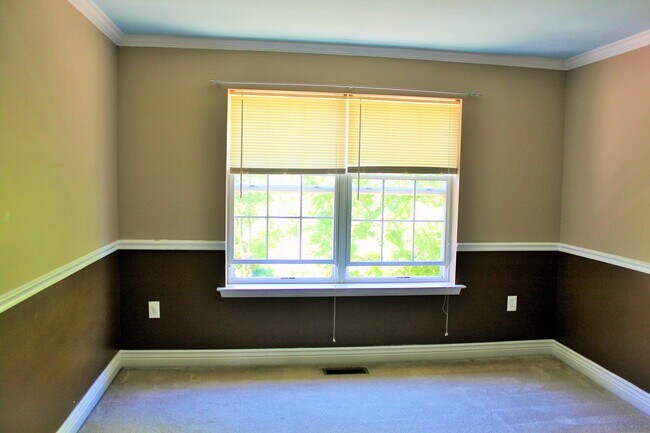 Building Photo - 206 Hampshire Dr