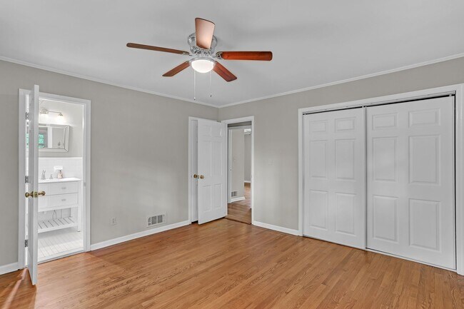 Building Photo - Prestigious Dunwoody Georgia