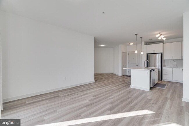 Building Photo - 10755 Fairgrounds Dr