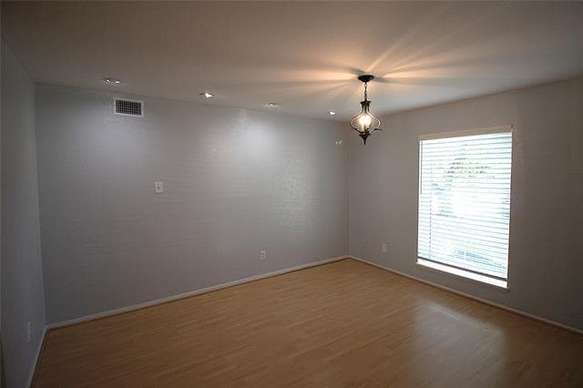 Building Photo - 804 Wateka Way